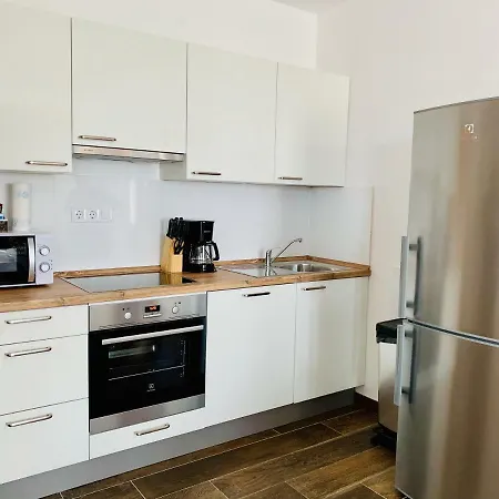 Apartment La 2 *