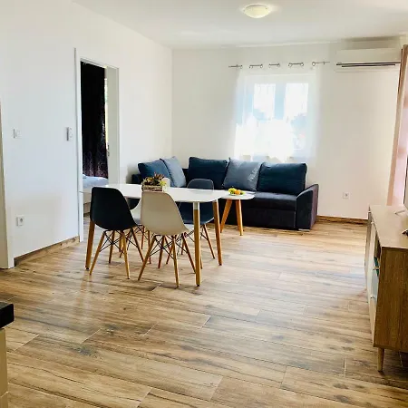 La 2 Apartment Bol