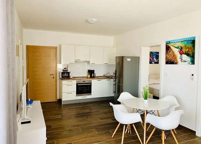 La 2 Apartment